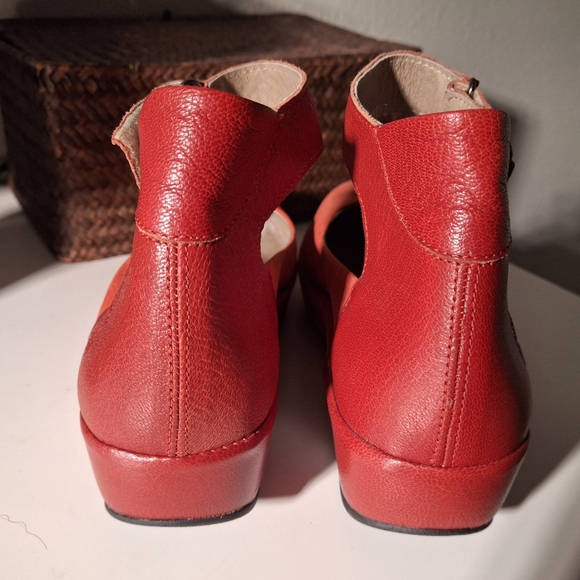 Fly London "Bana661Fly" Red Shoes - Picture 6 of 8